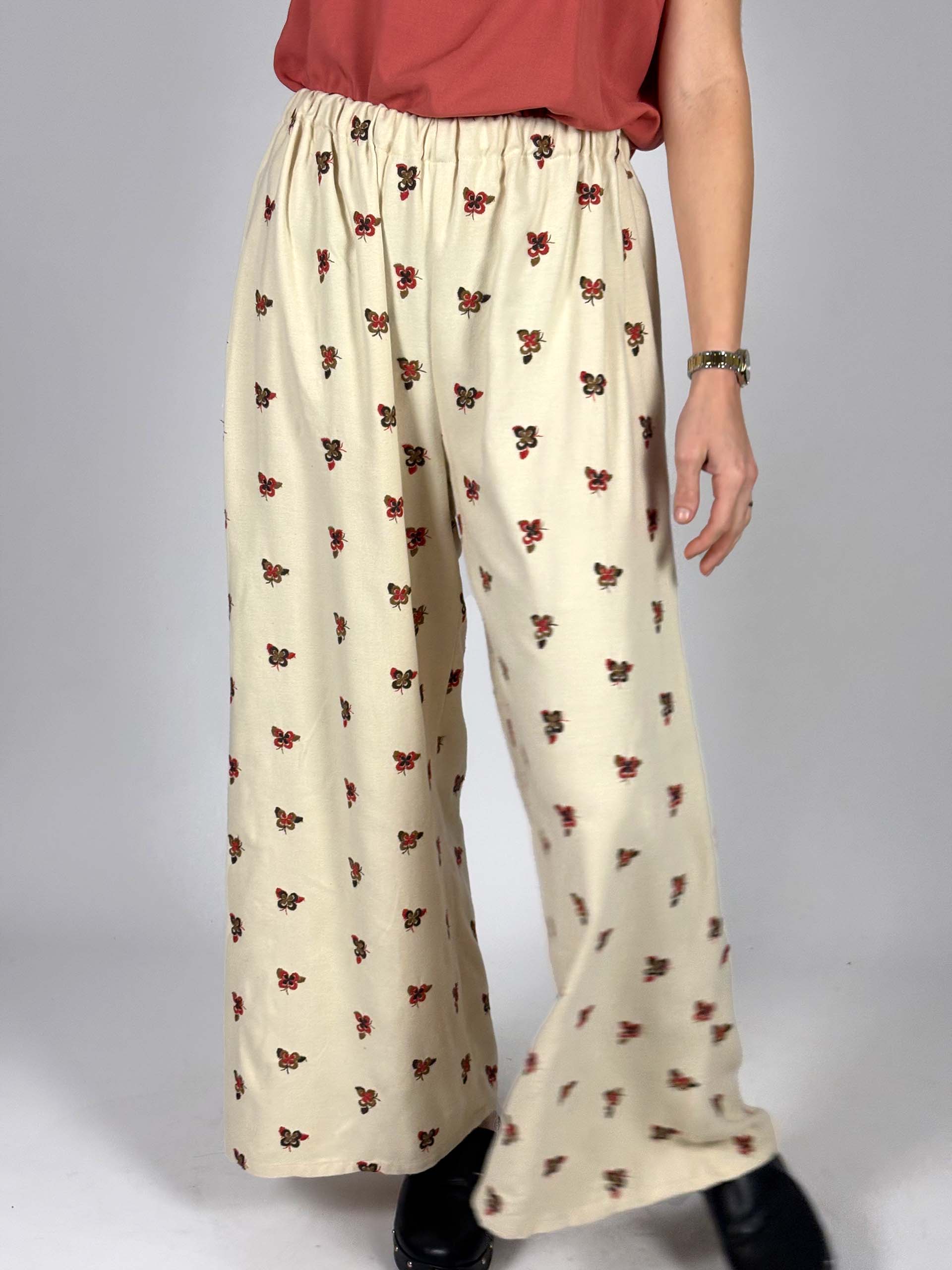 pantalone banana con ricami - immagine 4