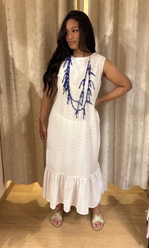 Abito con balza in cotone sangallo bianco